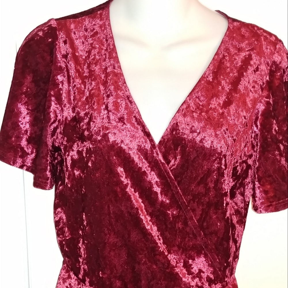 Crushed velvet top, wine color, size M